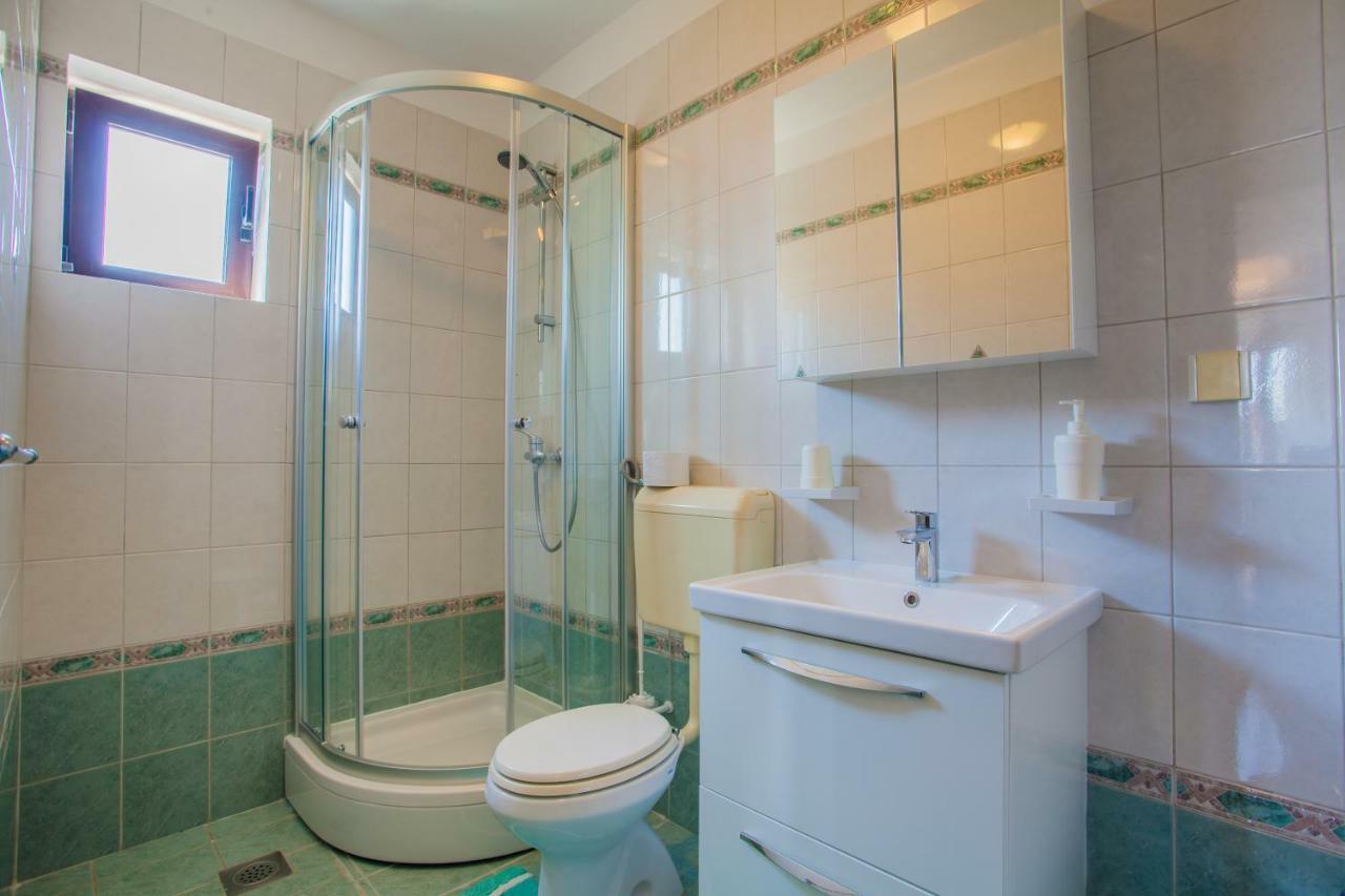 Guesthouse Maver كريس المظهر الخارجي الصورة